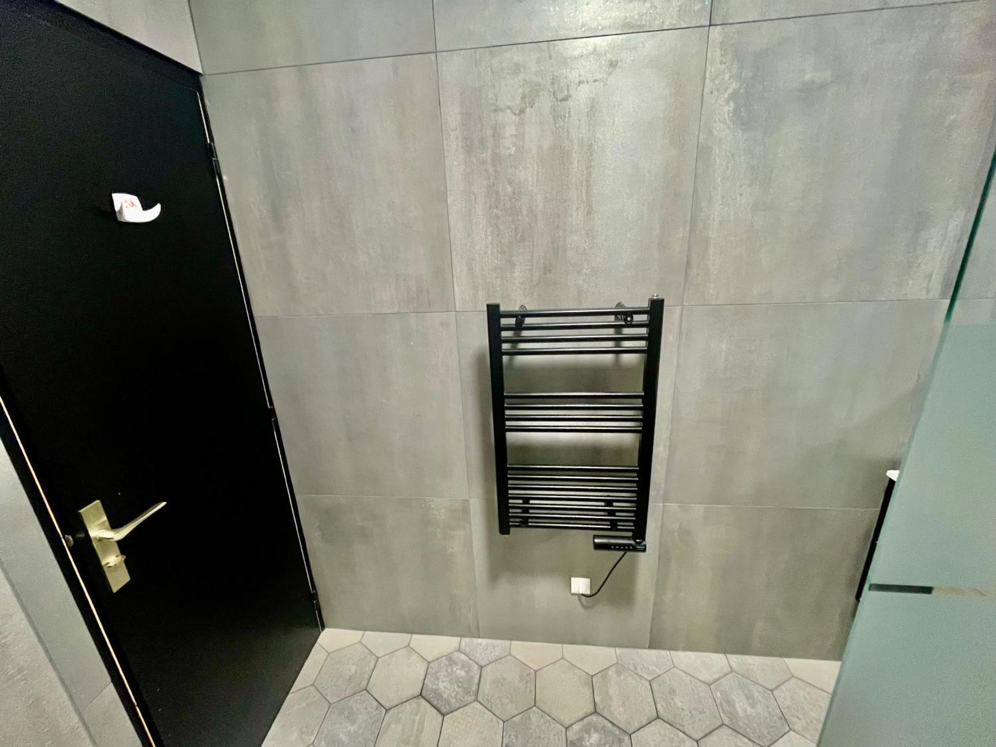 Le Borrigo Pick Up Airport Apartman Menton Kültér fotó